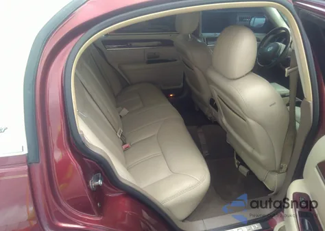 2003 Lincoln Town Car Cartier z USA, uszkodzony, nr VIN 1LNHM83W33Y631168